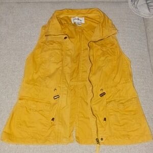 BKE Daytrip mustard yellow vest